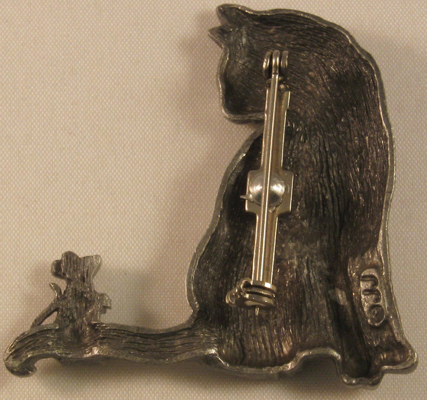 Cat and Mouse Signed "©JJ" Jonette Jewelry Co. Pewter Brooch
